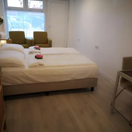 No Sea View Parking Apartment