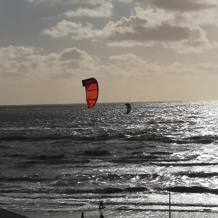 Apartment Studio, No Sea View, Public Paid Parking Zandvoort