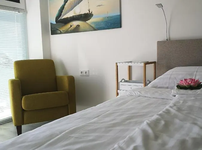 Appartement Studio, No Sea View, Public Paid Parking